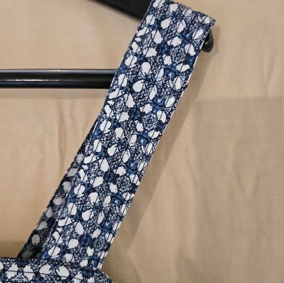 Women's Dress - Picture 5 of 8